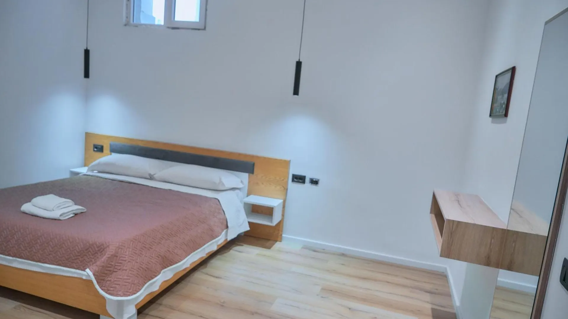 Kalpazo Inn 티라나 3*,