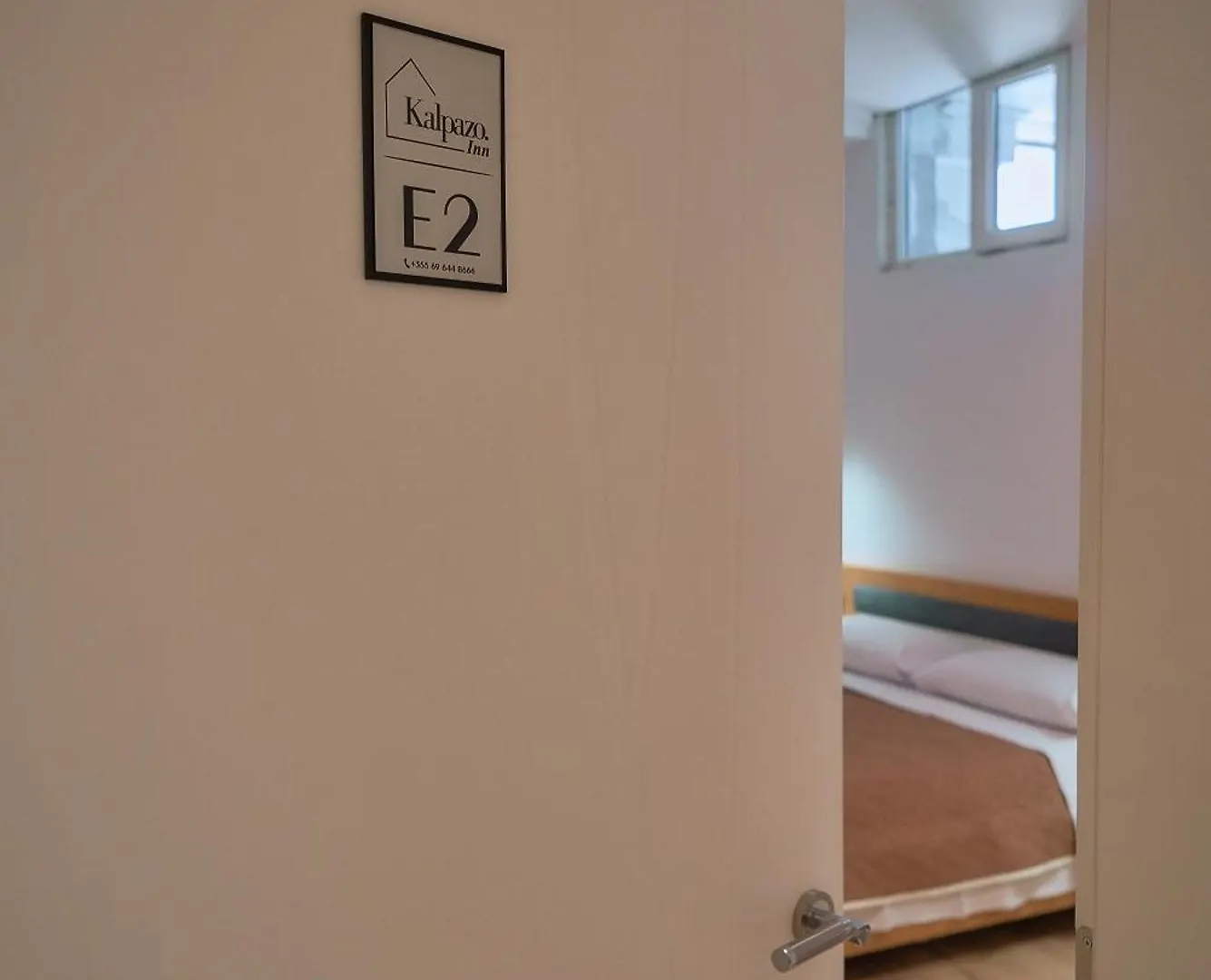 Kalpazo Inn 티라나 3*,